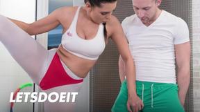 ”Russian Kira Queen Hungry for Huge Dick”