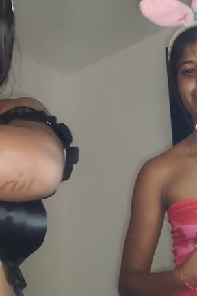 Self Grease up 2 Chicas Titty Time