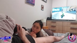 June Liu 刘玥 / SpicyGum - Chinese Teen Giving Blow Job to SexFriend While Playing Mario Kart (JL_071)