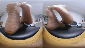 3DVR180 YIDE Taking a selfie of his feet