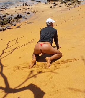 Ladysilva crossdresser panties on the beach showing off her hot ass