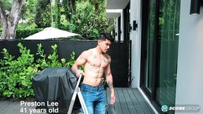 Preston Lee asks a tender guy to fix her light  Before long she