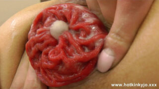 对大胸妓女进行残酷的肛交