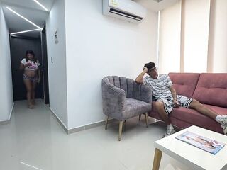 Mi hermanastra embarazada esta enojada y me la follo duro para que se le quite el enojo y me corra e