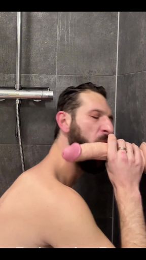 Blowjob in Shower