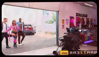 Sultry Seduction: Hayley Davies' 4K Threesome New release