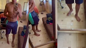 joven mexicano se masturba mientras esta solo en su casa