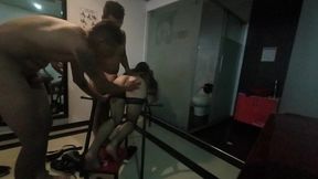 esposa puta infiel folla con su cunado y su marido le encantan los trios y la verga a esta latina