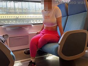 masturbo uno sconosciuto in treno davanti a tutti