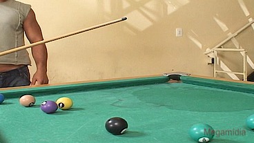 Entrando no cú com bola e tudo