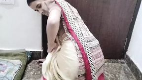 Indian college girl ko hotel me jabar dasti chod kar bur faad diya