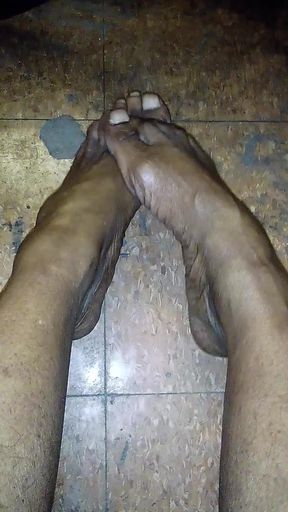 Very Nice Long Legs And Pretty Feet Suckable Toes Foot Fetish