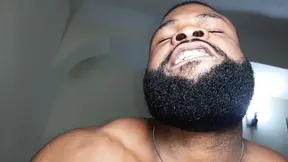 Busty ebony amateur neemt een vakantie rit