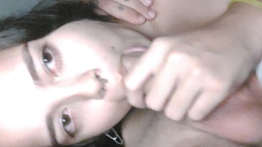 Chupando o pau do White Wolf com vontade antes de descansar