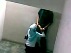 malay-skodeng awek tudung hijab kat tangga