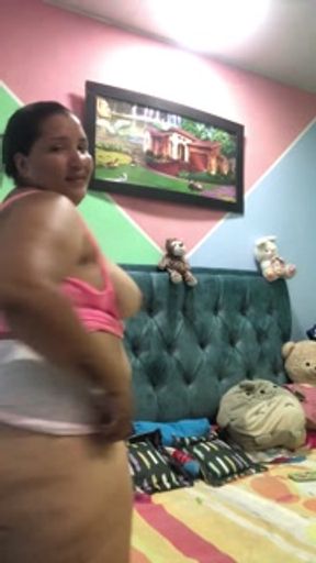 Puta de medellin masturbates and sends video to her stepfather