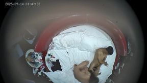 流出酒店上帝視角高清偷拍❤️校園極品清純白月光喜歡嘟著屁股等待男友的插入4