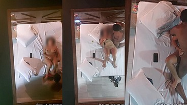 Negão com a mulher do corno no motel