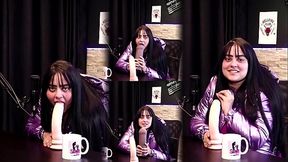 O boquete dela &eacute_ algo inesquec&iacute_vel, ent&atilde_o ela pegou um pau para fazer uma demonstra&ccedil_&atilde_o - Pamela Sagaz (SHEER/RED)