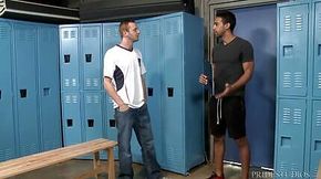 Cute Trainer Jay Alexander Cruised in Locker Room