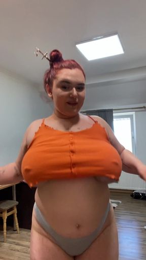 Busty babe shows off her big boobs