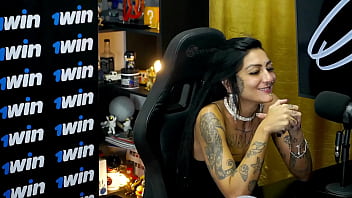 Caroleta Roots wants more of Ruan's cock on Podcast Pupum no Barraco