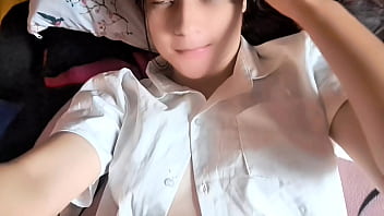 Mujer asi&aacute_tica es t&iacute_mida antes de tener sexo despu&eacute_s de la universidad