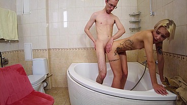 Tea Mint fucked bySteel Max in bathroom