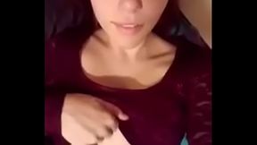 Hermosa novia me manda tetas por WhatsApp