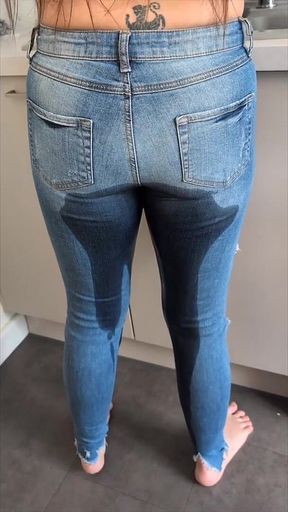 Housewife Jeans Pee Compilation 7 Clips