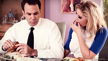 Jessa Rhodes fell in love with her father's friend and wanted to have sex with him