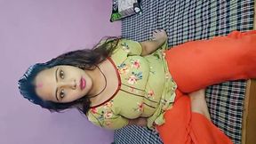 Indian Desi Bhabhi Devar Se Chudwati Hai When Her Husband Is At Work. Indian Devar Bhabhi Sex Video.