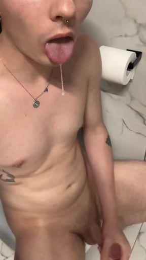 Twink jerks off to cock in submissive tattoo scene with small dick