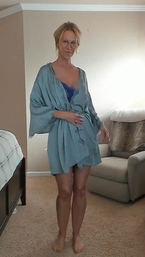 Sexy Hot Camgirl Jess Ryan Strip N Dance Nude