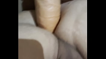 Voltei do motel soltando leite e escorrendo porra