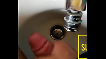 Sborrata nel bidet