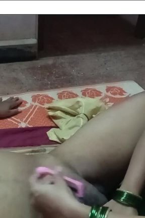 Mumbai Marathi Bhabhi Give Hand Job and Shaving Service to Her Neighbour Part 1