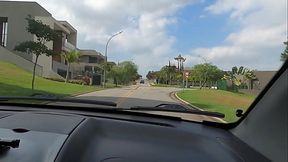 Trai&ccedil_&atilde_o Quente em Sil&ecirc_ncio Casada Chupa Enquanto o Marido Est&aacute_ No Andar de Cima