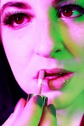 100 Layers of Lipgloss Asmr