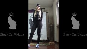 live show 77 (fullbody view)