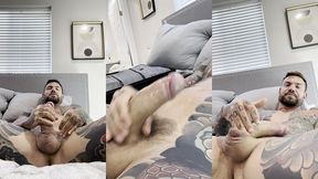 juan lucho juega con sus pies y abre ojete a la camara