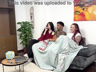 My stepsister takes advantage of my absence to have sex with my boyfriend