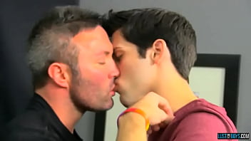 Muscular daddy Brock Landon seduces stepson Aiden Summers