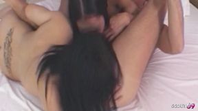 Neighbor Has Anal Sex with Hot Tranny Girls During a Threesome and Gets a Cumshot