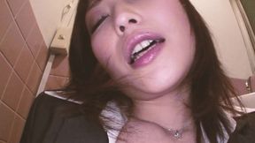 Beau Jap Sex Scene 3: Beautiful Busty Japanese Woman Masturbates in the Office Bathroom