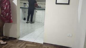 el mejor amigo de mi esposa le viene a visitar y no puedo evitar ponerle los cuerno con su mejor amigo soy una esposa fiel pero me gusta mas como el me lo hace que mi esposo
