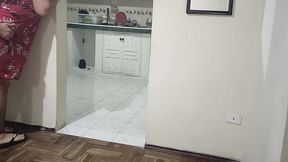 el mejor amigo de mi esposa le viene a visitar y no puedo evitar ponerle los cuerno con su mejor amigo soy una esposa fiel pero me gusta mas como el me lo hace que mi esposo