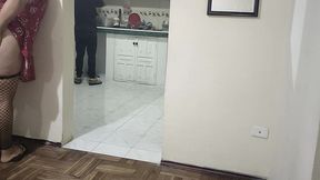 el mejor amigo de mi esposa le viene a visitar y no puedo evitar ponerle los cuerno con su mejor amigo soy una esposa fiel pero me gusta mas como el me lo hace que mi esposo