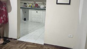 el mejor amigo de mi esposa le viene a visitar y no puedo evitar ponerle los cuerno con su mejor amigo soy una esposa fiel pero me gusta mas como el me lo hace que mi esposo