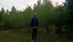 Outdoor Twink Peeing in the Woods 2